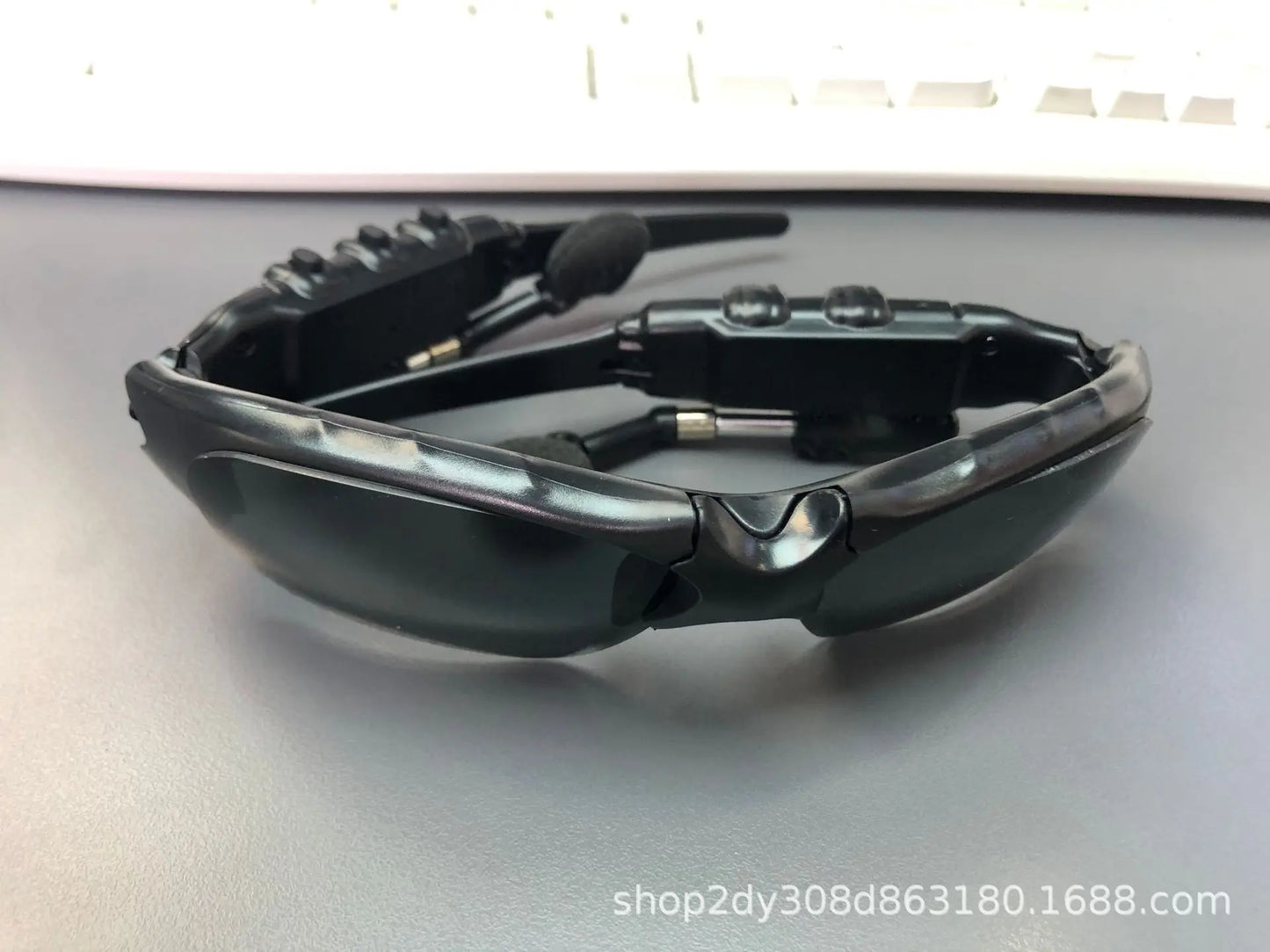 Wireless Bluetooth sunglasses with headphones